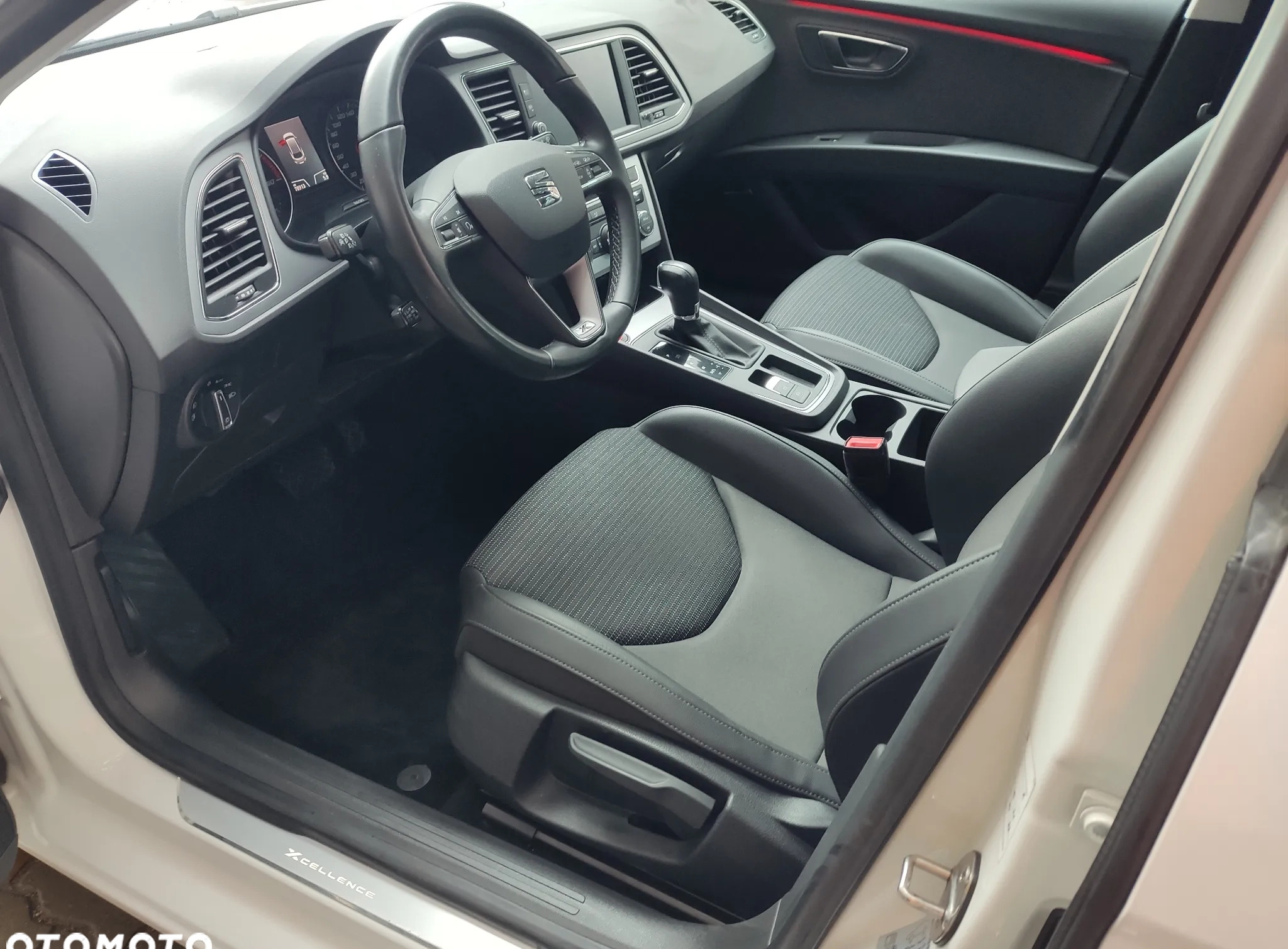 Seat Leon cena 69900 przebieg: 72000, rok produkcji 2018 z Warszawa małe 154